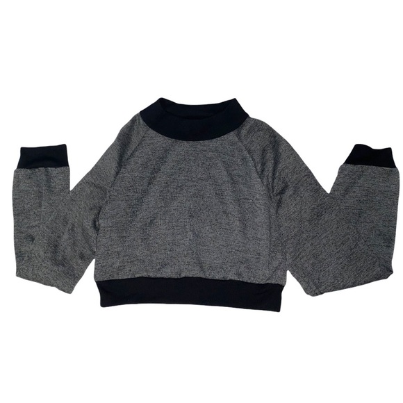It’s Me Tops - Black and gray crop top